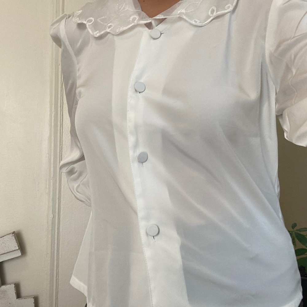Vintage Gorgeous Romantic Minimalist Fall Vintage Blouse - Picture 5 of 5